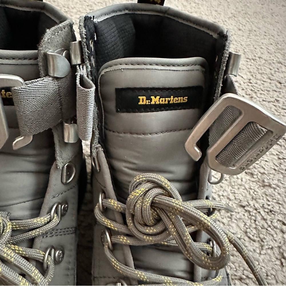 Dr. Martens Combs Tech Padded Quilted Nickel Gray Womens 5 - Picture 7 of 13